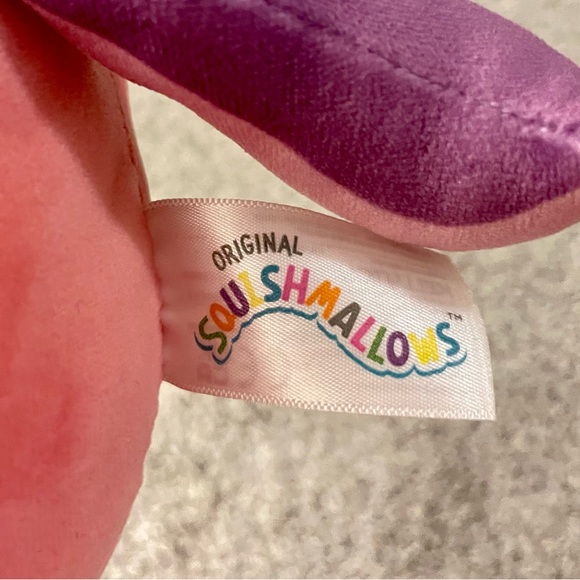 Gal the Unicorn Squishmellow - Picture 4 of 4